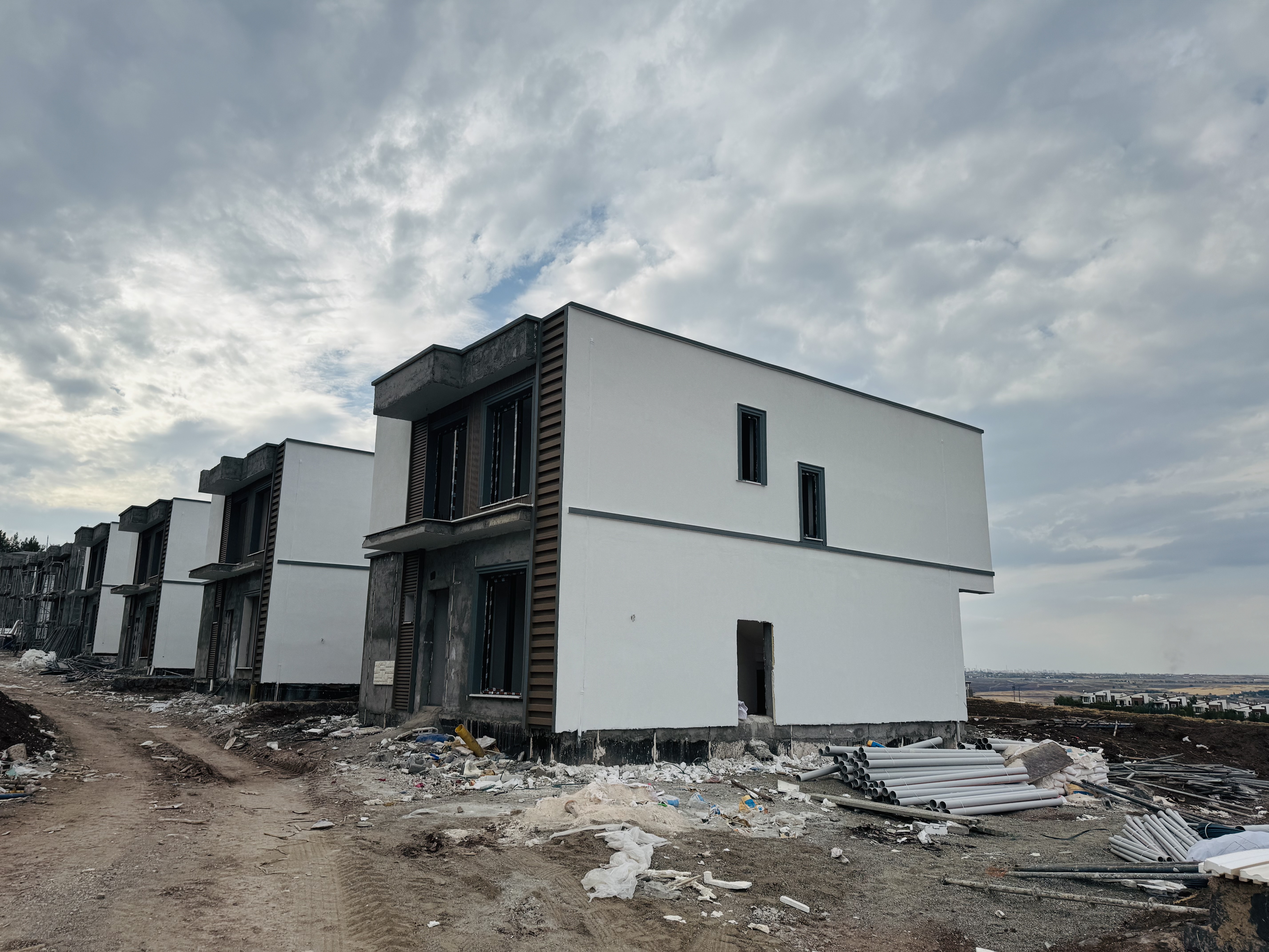 KAYA EMLAK'TAN SATILIK LÜKS VİLLA